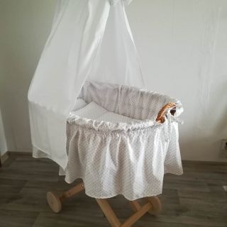 Novinka 2020. Kolekce puntík Prostorný košík pro miminko na pojízdných kolečkách www.splavacek.cz #kosikpromiminko...